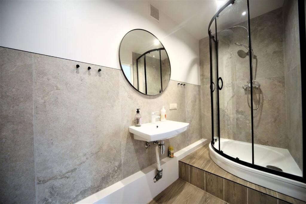 Two Bedroom / Old Town With Private Terrace รีกา ภายนอก รูปภาพ